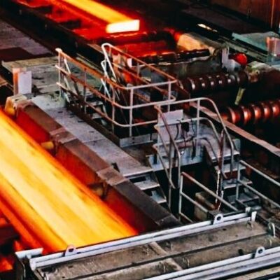در دو استان یزد و کرمان، میلگرد و تیرآهن در کارخانجات مختلف تولید می شوند.