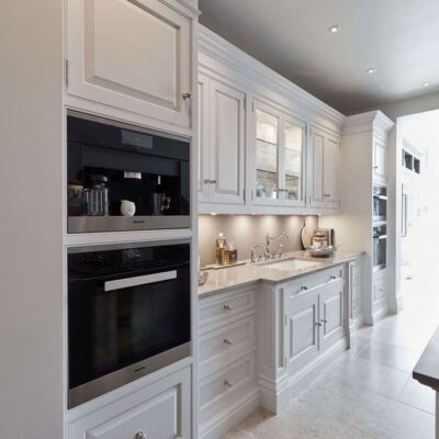 کابینت نئوکلاسیک سفید